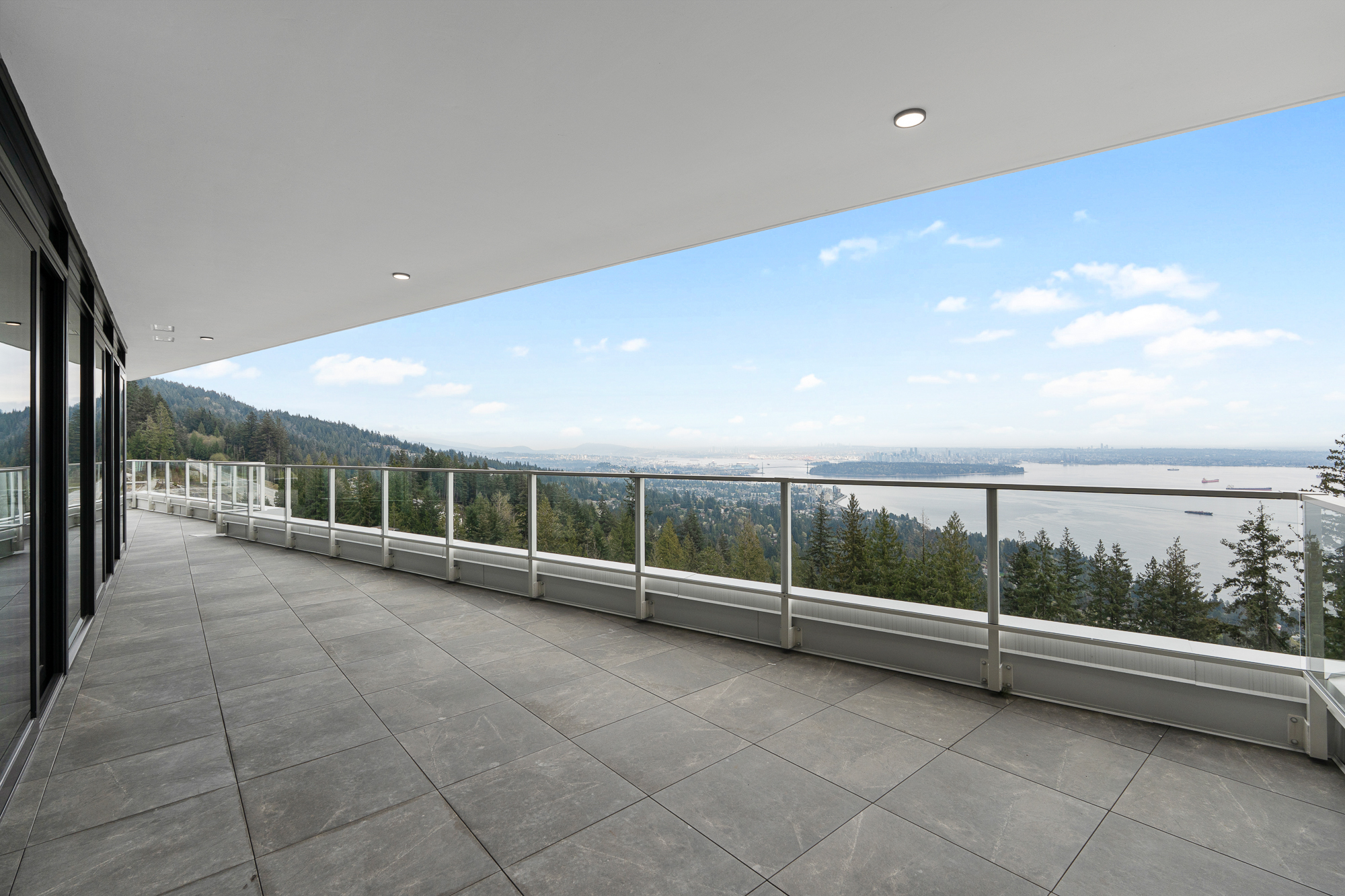 PH#1100 - 3963 Uplands Way